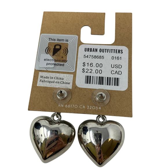 Urban Outfitters Dangle Drop Earrings Silver Tone Metal Hearts NEW - Picture 3 of 3